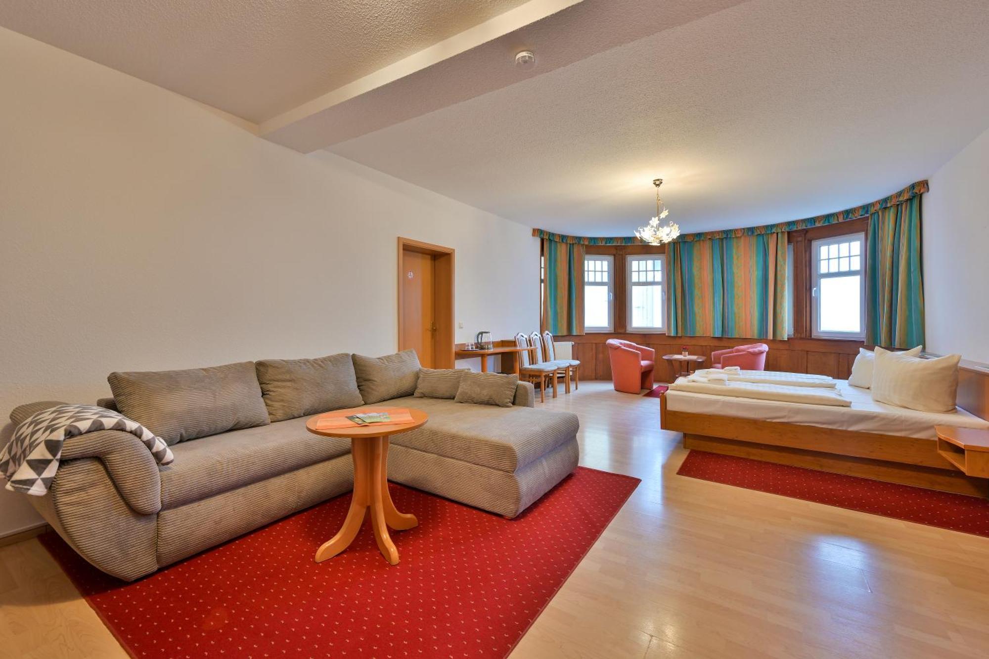 Family Suite,1745084055:JPEG
